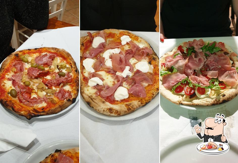 Scegli una pizza a Il Quadrifoglio 73051