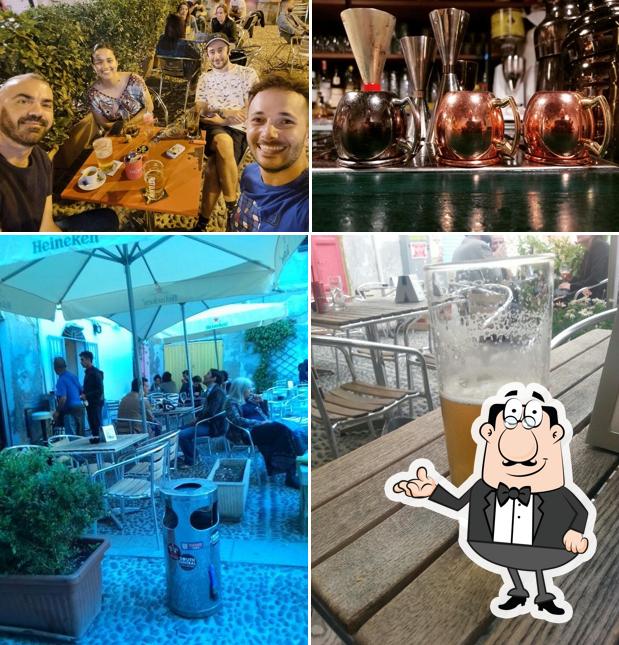 Dai un'occhiata agli interni di Micro Coffee Cocktails & Courtesy