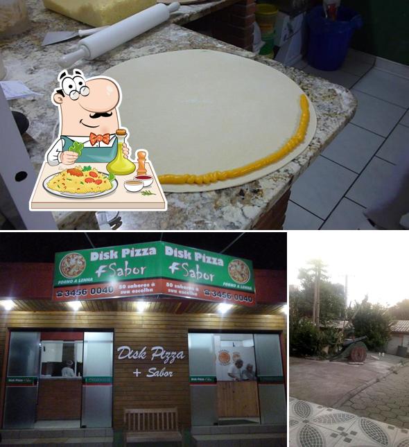 A comida e exterior do restaurante
