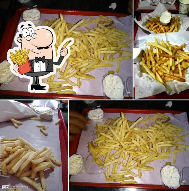 At Burger Hours you can order finger chips