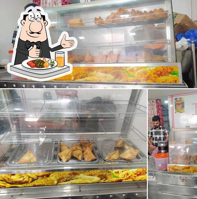 Food at Swaraj Tea and Snacks shops