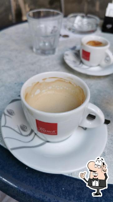 Dai un'occhiata agli interni di U.O. Fjaka