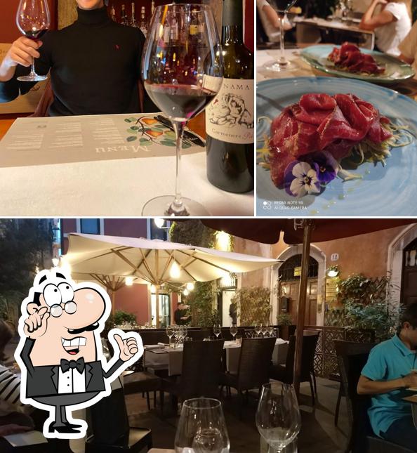 Gli interni di Enoteca Segreta