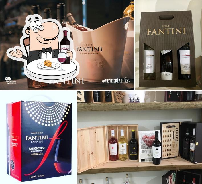 È gradevole bersi un bicchiere di vino a Fantini Wine Store Oppido Lucano