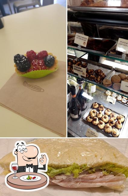 BAR PASTICCERIA CAVOUR 137
