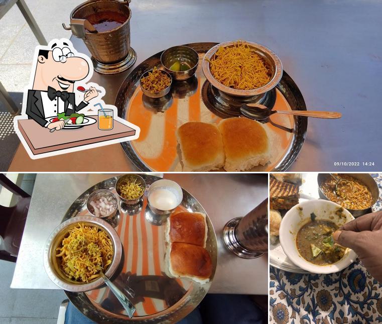 Food at Sarkar Special Misal