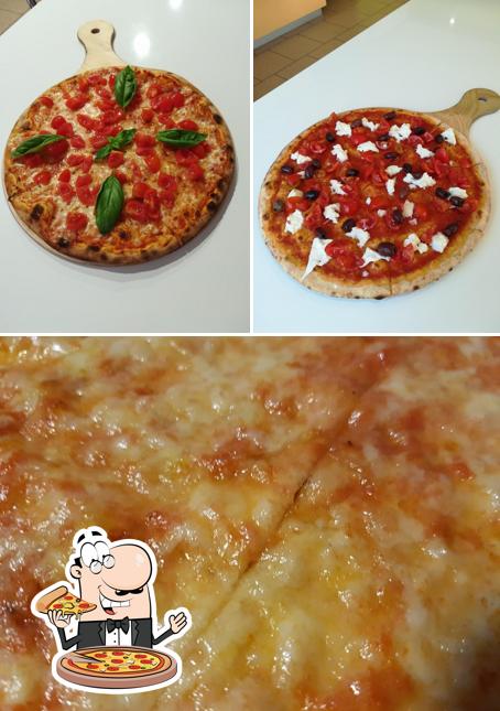 Ordina tra le molte varianti di pizza
