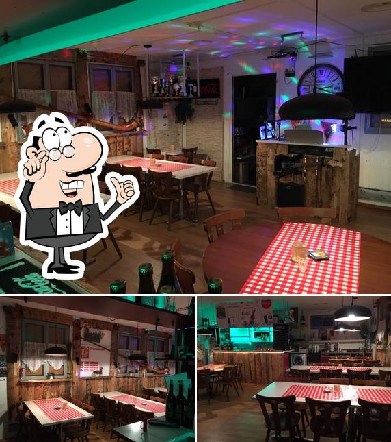 Dai un'occhiata agli interni di Restaurant FC POST