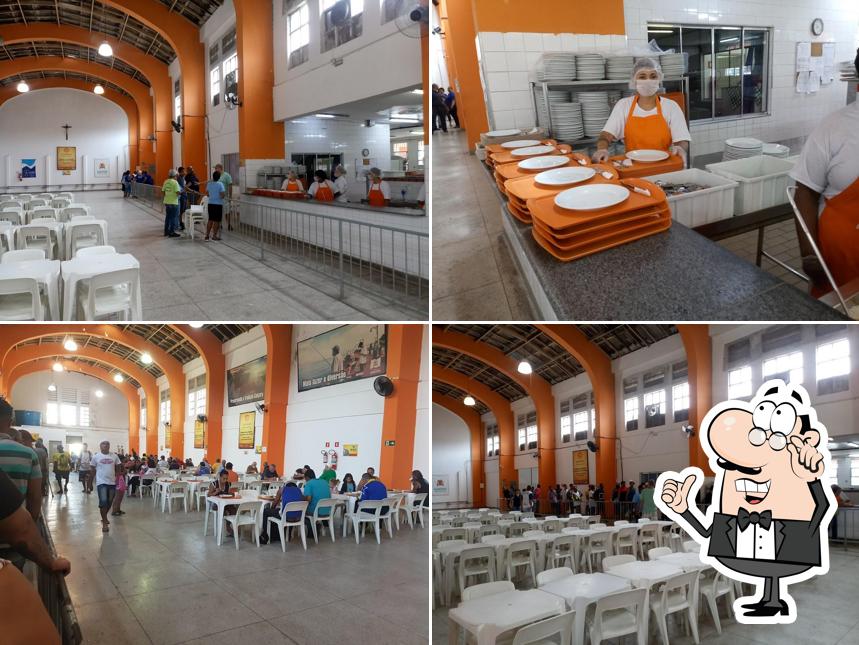 O interior do Restaurante Bom Prato Mercado