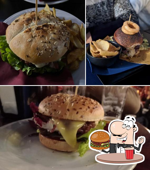 Prova un hamburger a Old London Pub