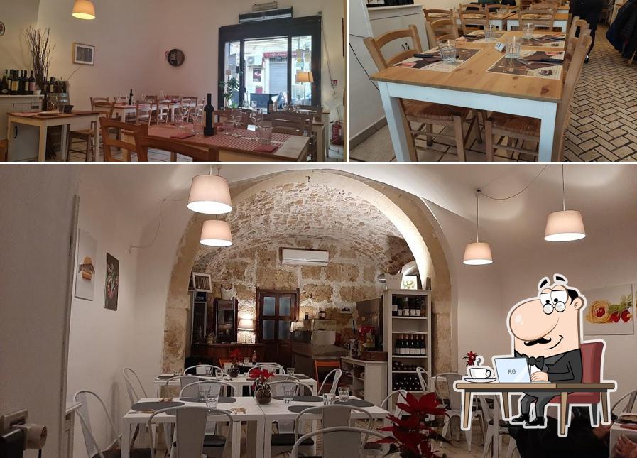 Gli interni di Abbunnanzia a Noto