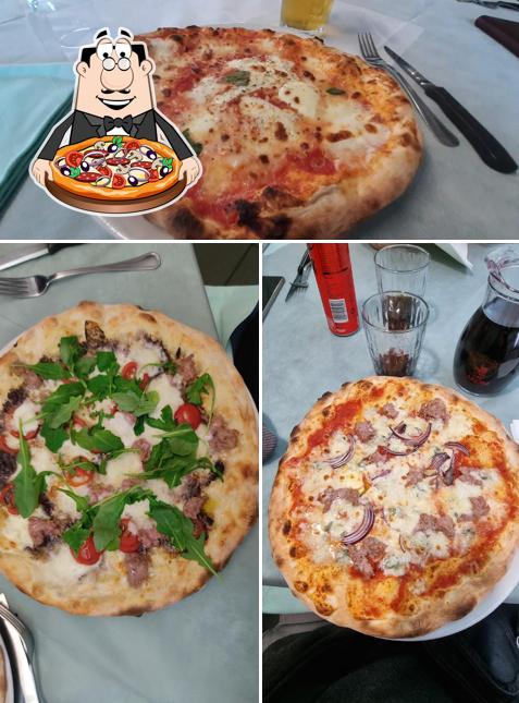 Scegli una pizza a Pizzeria Cristallo
