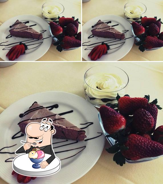 Pizzeria Trattoria Serranella serve un'ampia gamma di dolci