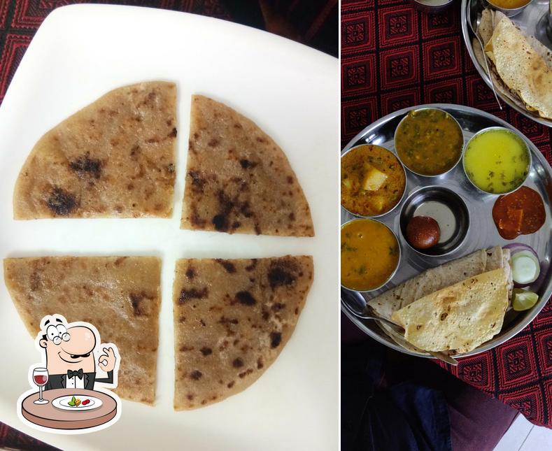 Food at Varhadi Special Thali centre