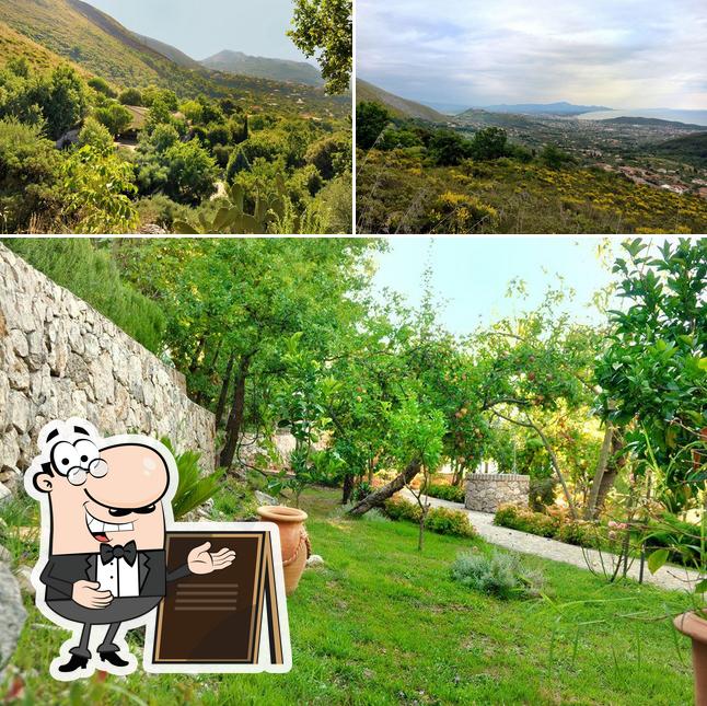 Goditi la vista dagli esterni di OASI BELVEDERE - FORMIA Formia
