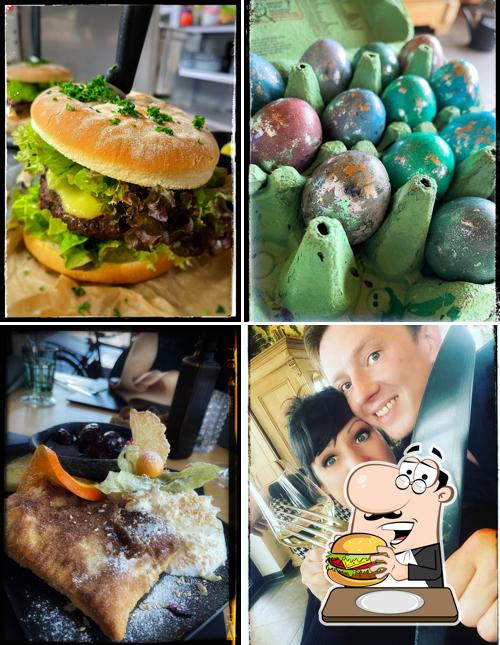 Ordina un hamburger a Hotel Restaurant Berghaus Malbun Buchserberg
