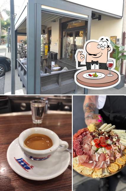 Guarda la foto che presenta la cibo e esterno di Terra Caffetteria