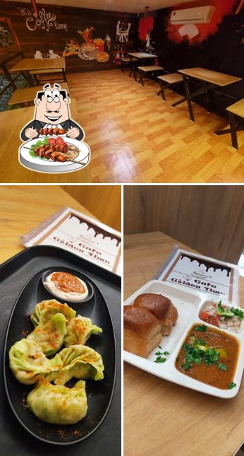 The image of food and interior at Cafe Golden Time