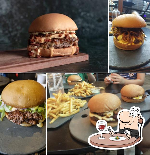 Sanduíche de carne de porco desfiada em 45 Burger - Hambúrguer Artesanal Delivery e Takeout