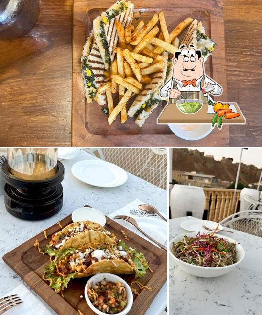 Seaweed salad at Devour Cafe