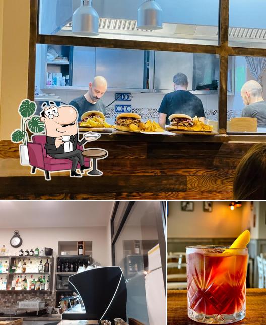 Siediti a un tavolo di Meet Pub