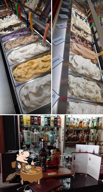 Questa è la foto che raffigura la cibo e bancone da bar di Bar Gelateria Ricciardi