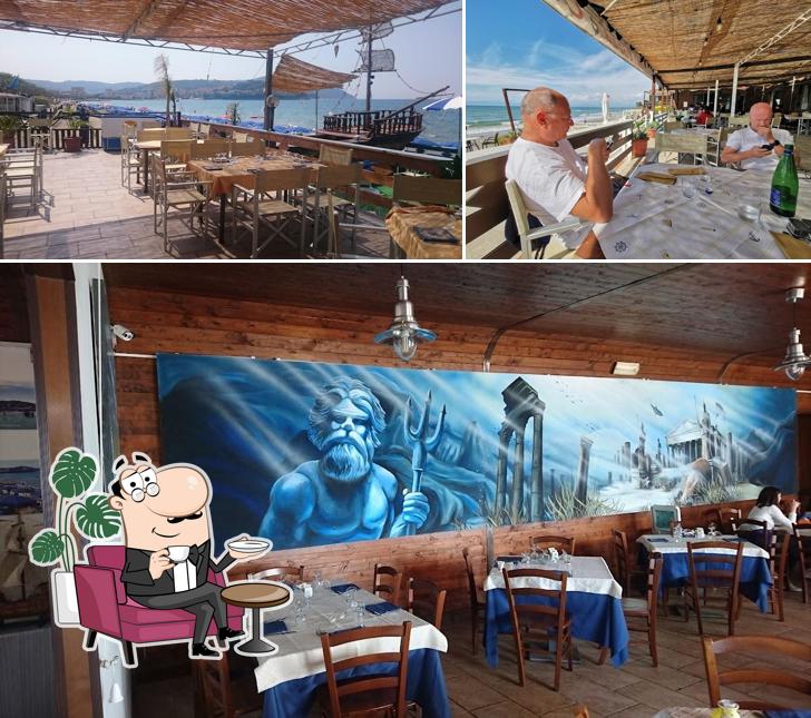 Questa è la foto che raffigura la interni e bevanda di Lido Aurora