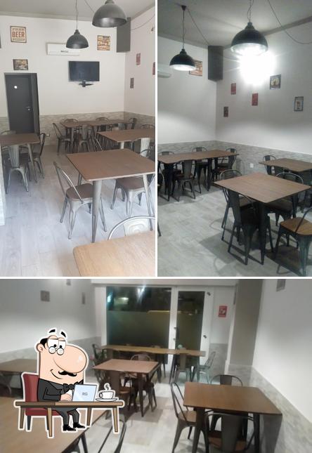 Dai un'occhiata agli interni di Alter Ego Dai un'occhiata agli interni di Alter Ego