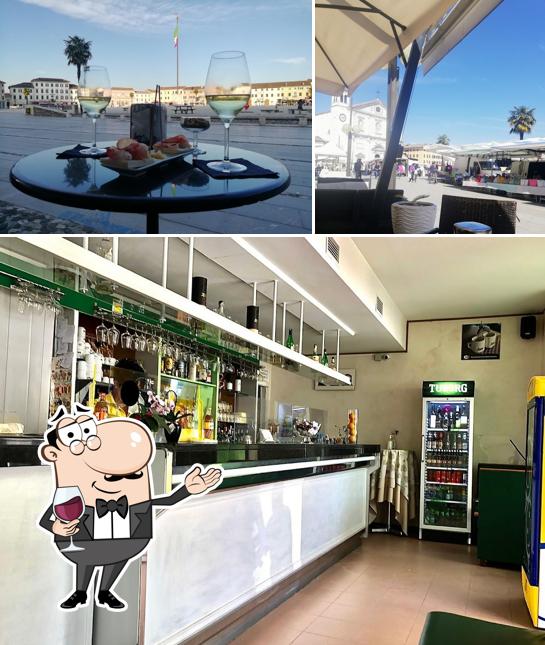 È gradevole prendersi un bicchiere di vino a Ostarie Da Biele Ande