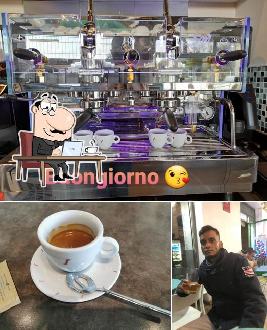 La interni e cibo del ristorante