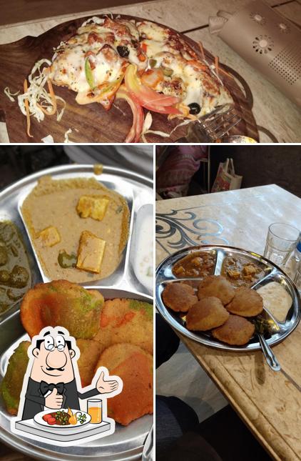 Food at Chandralok Kachaudi