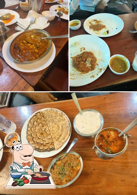 Chicken curry at Swaad Marwadi Dhaba