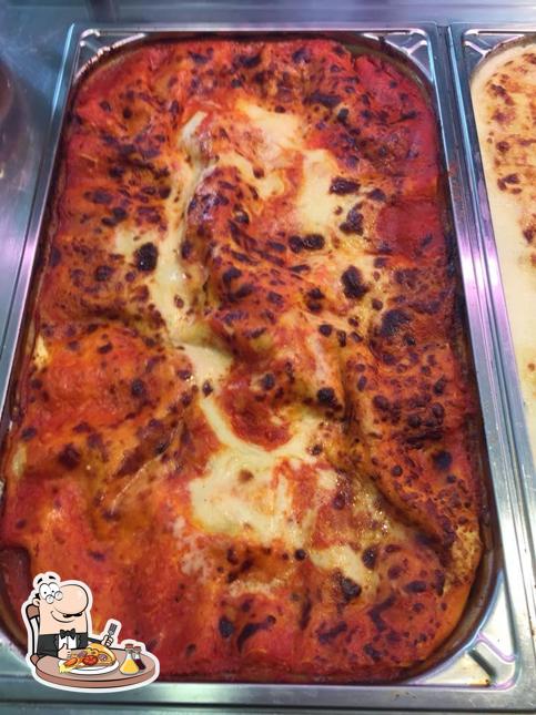Ordina tra le svariate varianti di pizza