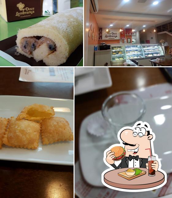 Experimente um hambúrguer no Doce Lembrança - Confeitaria e Bistrô