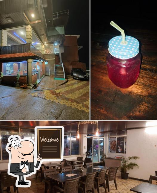 Look at this image of Valleywood