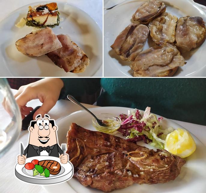 Ordina i piatti di carne a La Corte di Caterina da Fis-Cin