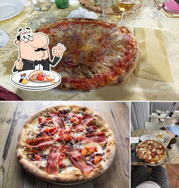 Ordina tra le svariate varianti di pizza