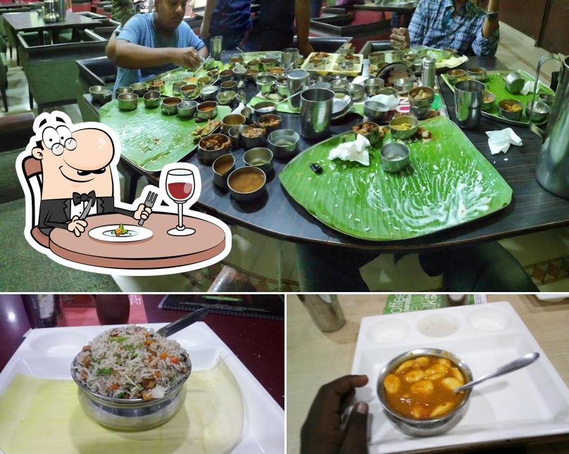 Meals at Namma Veedu Vasanta Bhavan