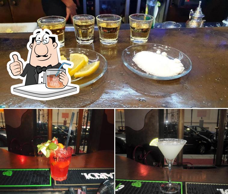 Goditi un drink dal menu