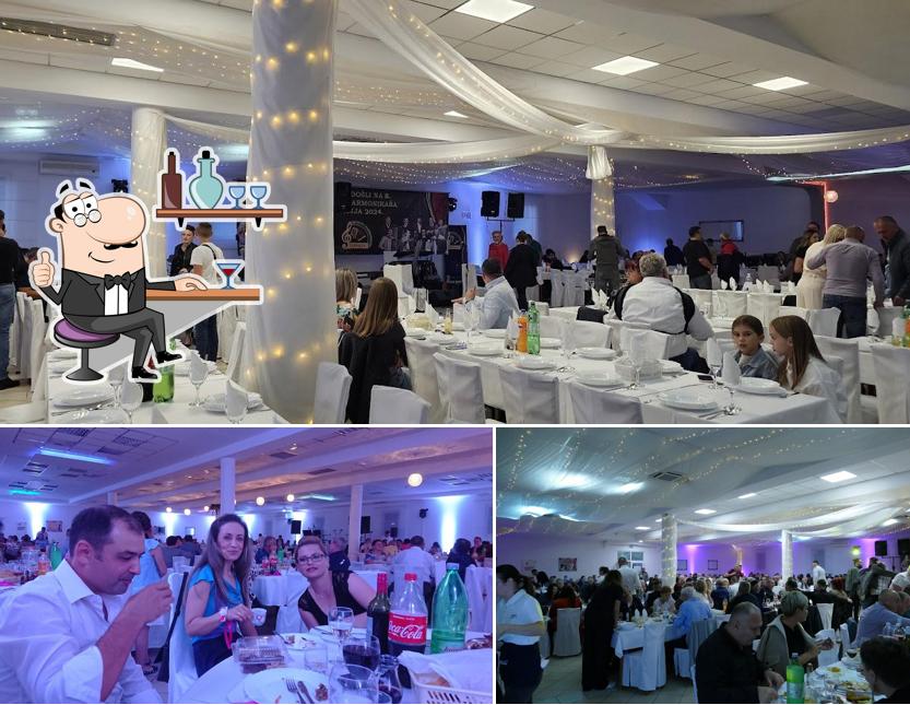 Dai un'occhiata agli interni di Svadbeni salon Natali