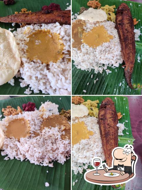 Food at Santhosh Restaurant (Saniya Hotel)