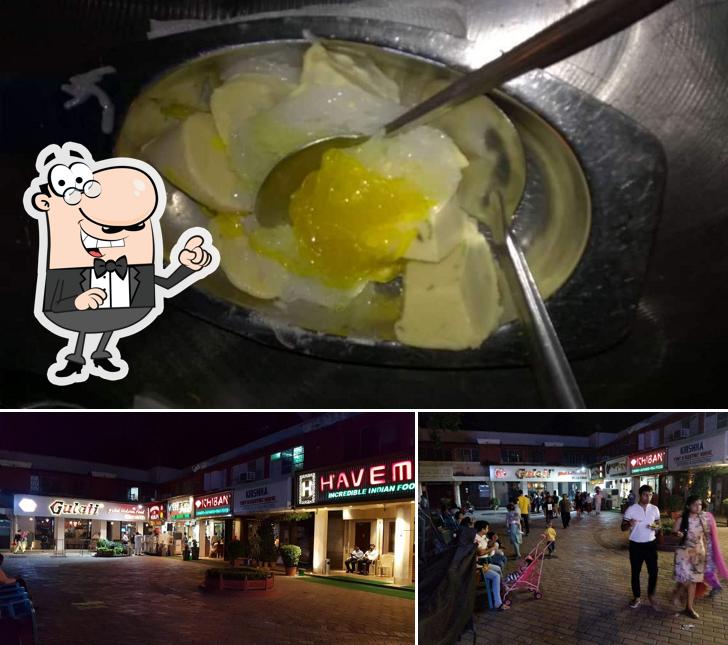 The photo of Krishna Di Kulfi’s exterior and food