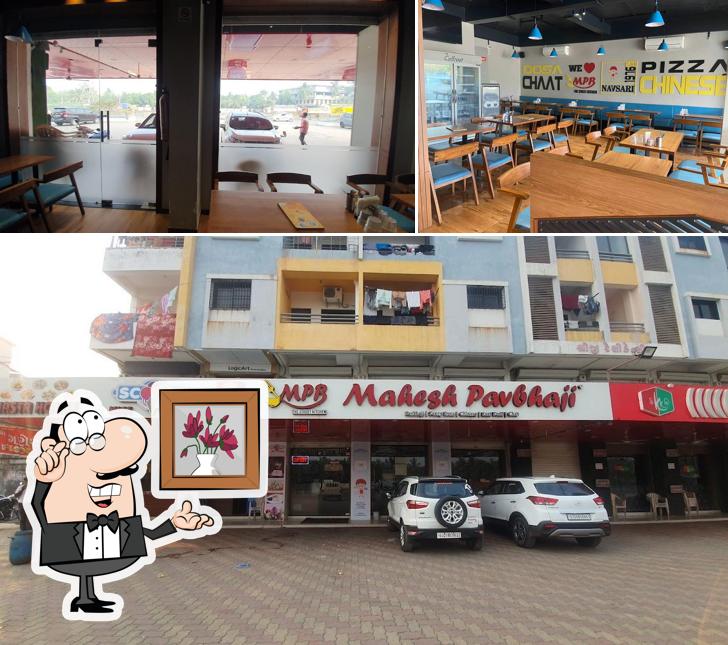 The interior of Mahesh Pav Bhaji