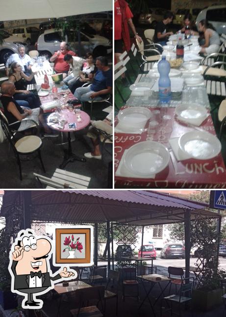 Gli interni di Petit Cafè