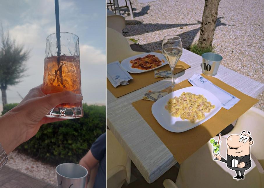 Goditi qualcosa da bere a Summer Beach Cafè
