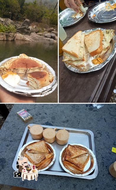 Food at Deepu Da Maggie Point