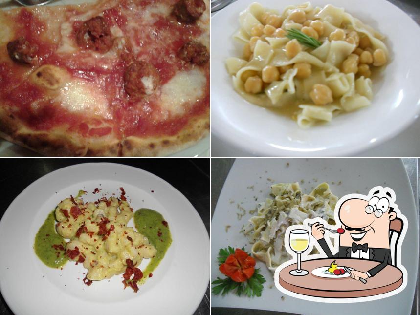 Platti al Ristorante Pizzeria Elfaga