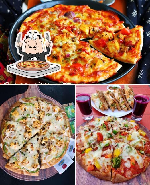 Order pizza at Cafe Right Bite