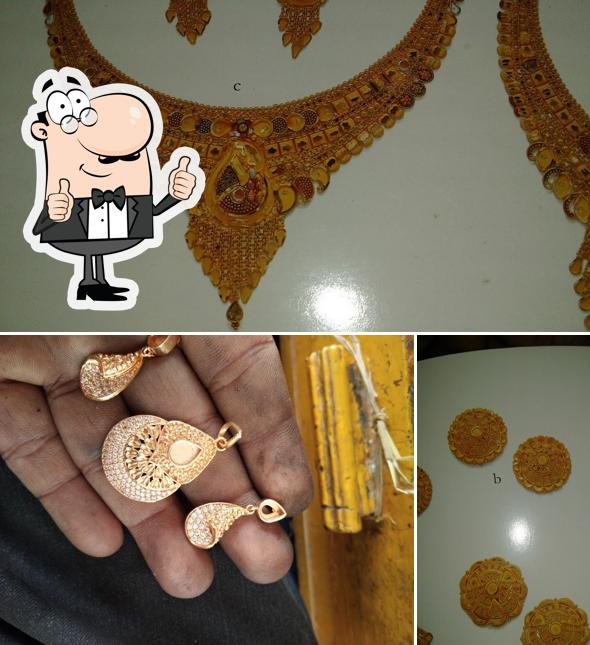 Look at the photo of Govinda's Rajbhog