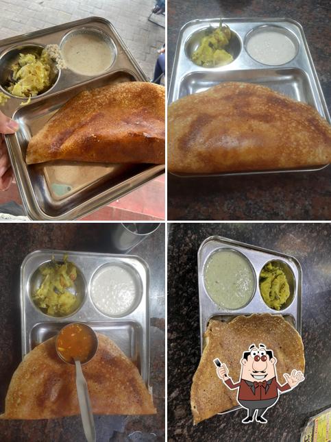 Masala dosa at Davanagere Benne Dose